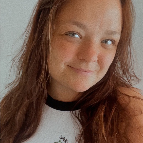 Meet your Posher, Jessica - Picture 1 of 1